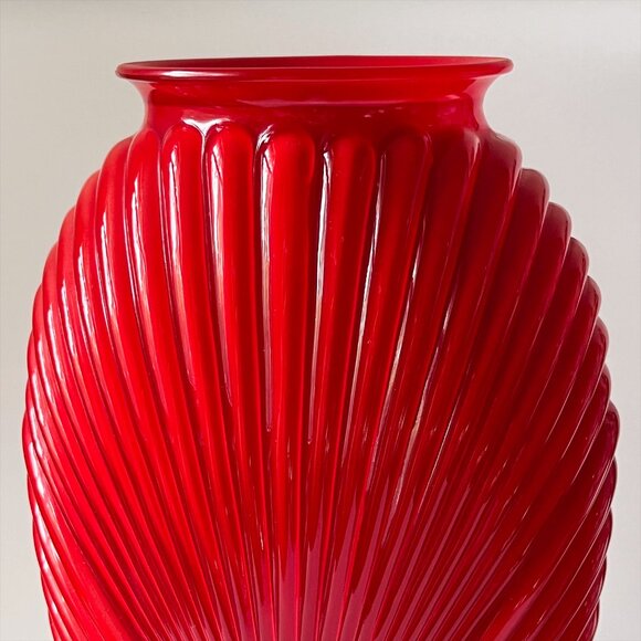 Vintage Anchor Hocking Red Glass Vase Art Deco Ribbed Draped Pleated 12.5” Tall - Picture 3 of 13